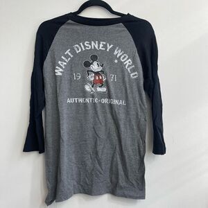 Disney Parks Mens Gray Navy Crew Neck Walt Disney World Graphic Baseball Shirt S